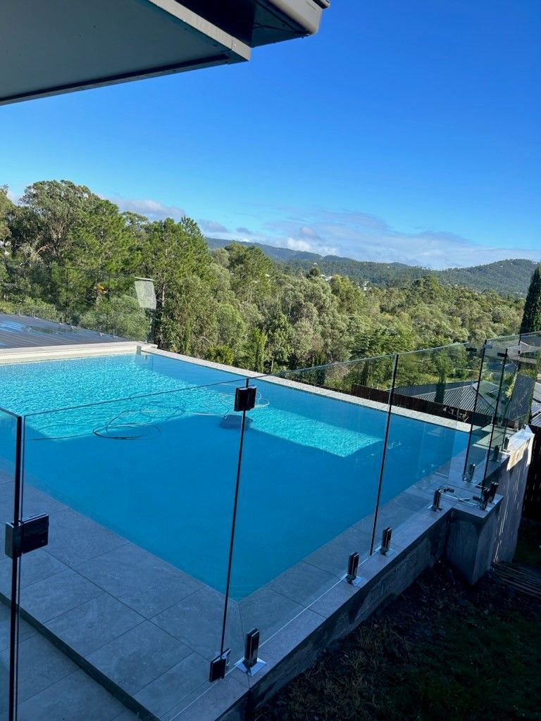 Sundollar Pools team at work